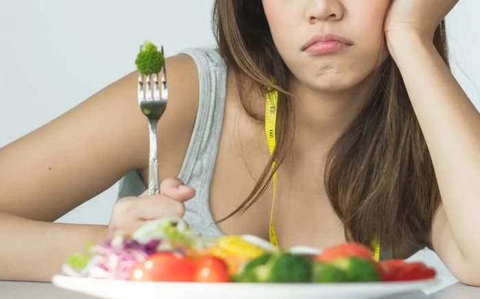 3 kiểu ăn uống dễ khiến cơ thể quá tải mà nhiều người không nhận ra