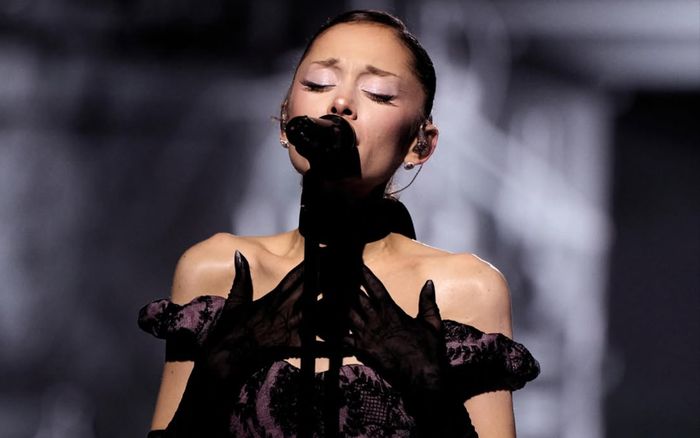 Ariana Grande và đêm diễn như một lời chia tay tại London