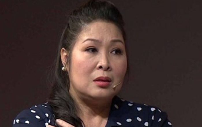 NSND Hồng Vân hạnh phúc bên 'cục vàng của ngoại'