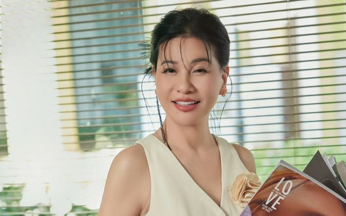Cát Phượng gây chú ý với chia sẻ về cuộc sống độc thân