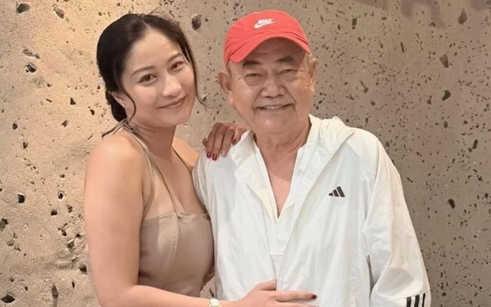 NSND Việt Anh nói rõ chuyện sinh con với vợ kém 36 tuổi