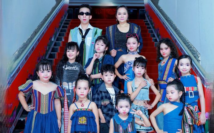CLB Người mẫu thời trang Nhịp Sống Trẻ trình diễn ở lễ hội Sầu Riêng tỉnh Đắk Lắk 2026