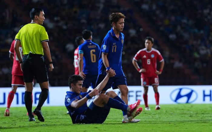 CĐV Thái Lan thất vọng dù đội nhà vào chung kết AFF Cup