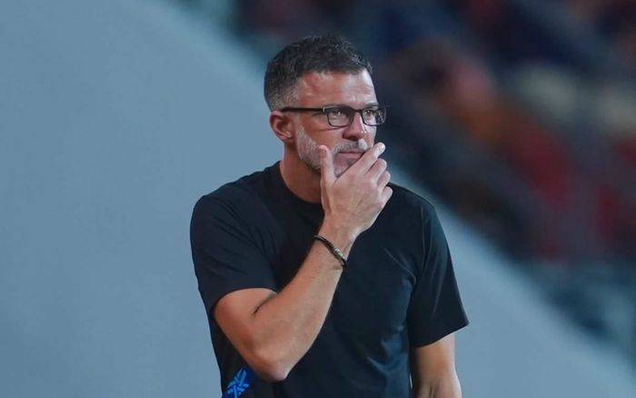 HLV Anthony Hudson thừa nhận tuyển Thái Lan chưa thể chơi như mong muốn