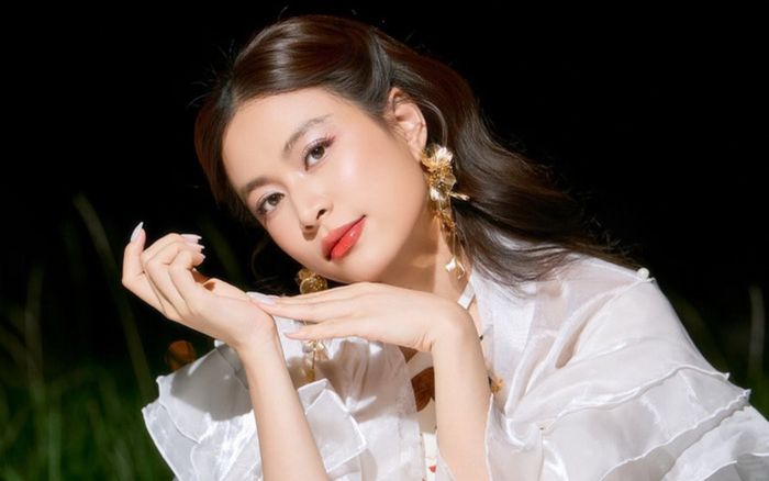 Vẻ đẹp quê nhà Hoàng Thùy Linh khi vào thu