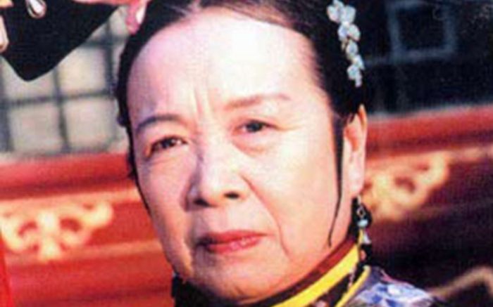 Tình hình Dung ma ma 'Hoàn Châu Cách Cách' sau 6 năm vắng bóng