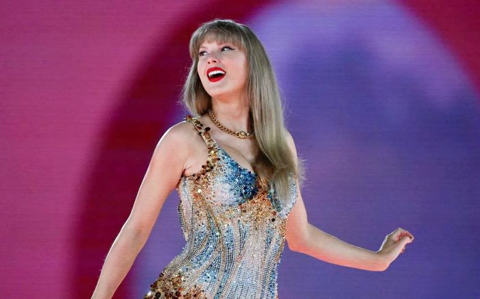 Huyền thoại Phil Collins: 'Taylor Swift xứng đáng là ngôi sao lớn nhất thế giới'
