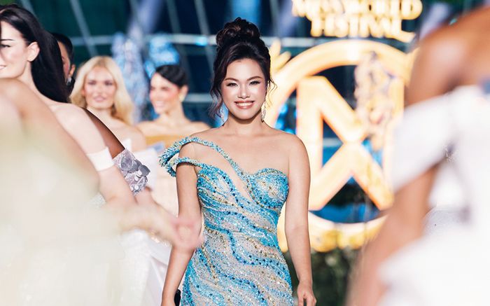 'Nổi da gà' với màn trình diễn của Phương Vy với 111 thí sinh trên sân khấu Miss World 2026