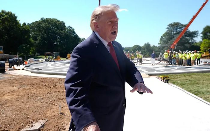 Trump bất ngờ hoãn áp thuế 50% với Canada, hé lộ thỏa thuận mới