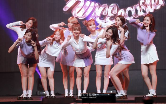 TWICE lập thêm thành tích khủng tại Nhật nhờ bản hit đình đám