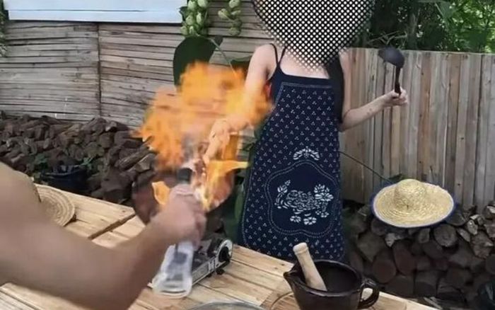 Đổ rượu vào ngọn lửa để chụp ảnh đẹp, cô gái nhận cái kết đau đớn