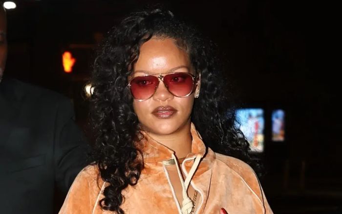 Rihanna diện đồ thể thao xuống phố nhưng thần thái vẫn khiến nhiều người trầm trồ