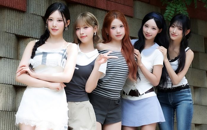 Nhóm nhạc 'đánh bại' BTS