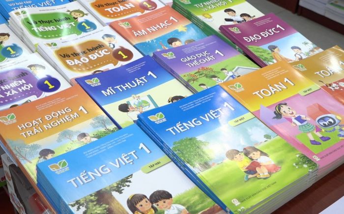 Bộ GD&ĐT yêu cầu: Trước 30/8, phải bảo đảm mọi học sinh có đủ sách giáo khoa