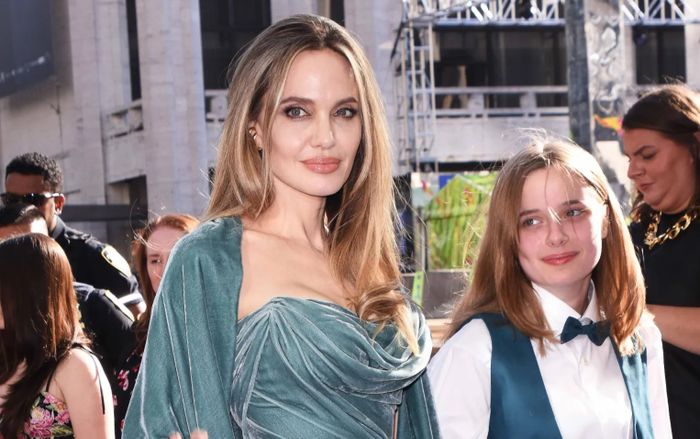 Con gái Brad Pitt và Angelina Jolie thực hiện hành động gây bất ngờ