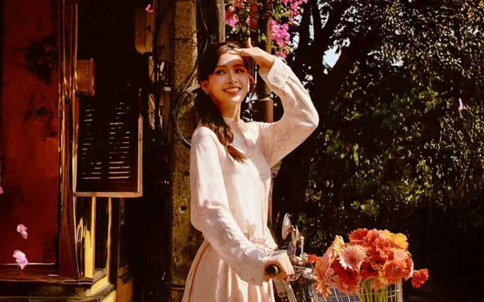 Tiểu Vy hóa nàng thơ trong ảnh mừng sinh nhật