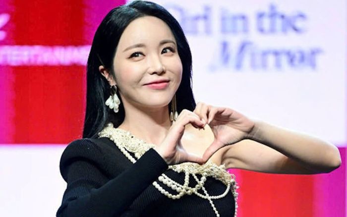 Hong Jin Young đính chính