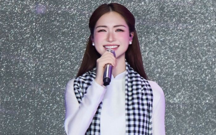 Hòa Minzy tiết lộ cảm xúc đặc biệt sau màn trình diễn tại concert Tổ Quốc Trong Tim