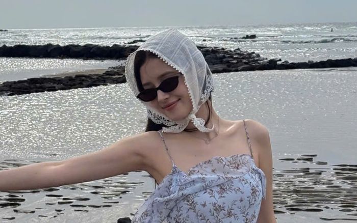 Nancy (MOMOLAND) khoe nhan sắc ngọt ngào cùng vóc dáng nổi bật trong loạt ảnh đi biển