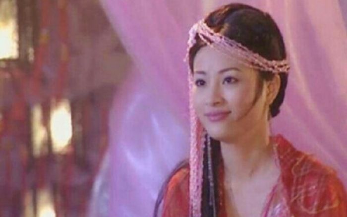 Đệ nhất mỹ nhân Cổ Long vẫn thua Kim Dung 1 cái tên