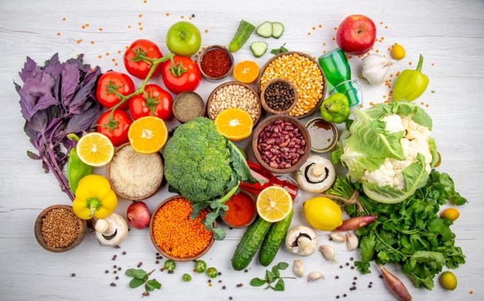Mùa mưa đến, 5 nhóm thực phẩm nên có trong bữa ăn