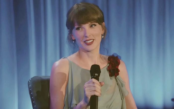 Taylor Swift tiết lộ cách đáp trả anti-fan: 'Tôi thích dùng những từ họ phải tra từ điển'
