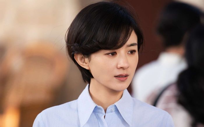 Hơn 1 năm vắng bóng, Triệu Lệ Dĩnh trở thành cái tên gây xôn xao