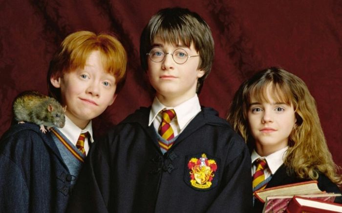 Harry Potter và Hòn Đá Phù Thủy thống trị phòng vé Việt ngày đầu tái chiếu