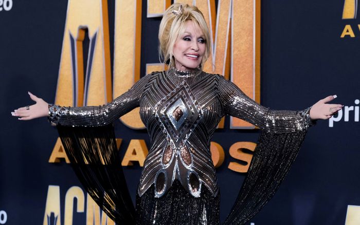Dolly Parton bí mật thu âm một ca khúc đặc biệt, chờ ngày được phát hành sau khi bà qua đời