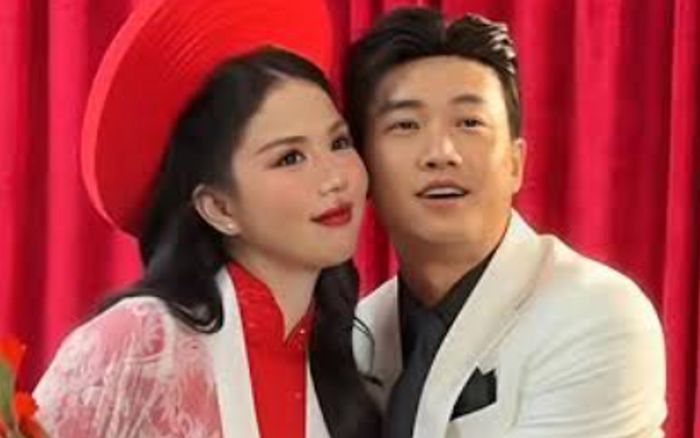 Ngọc Trinh tình tứ bên Quốc Trường