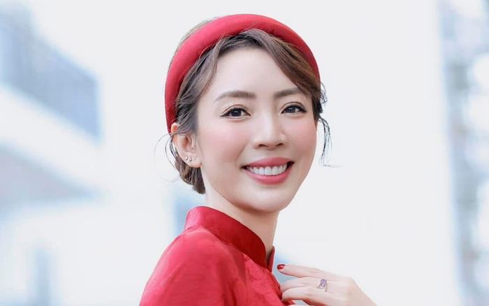 Thu Trang chúc mừng chiến thắng đội tuyển Việt Nam