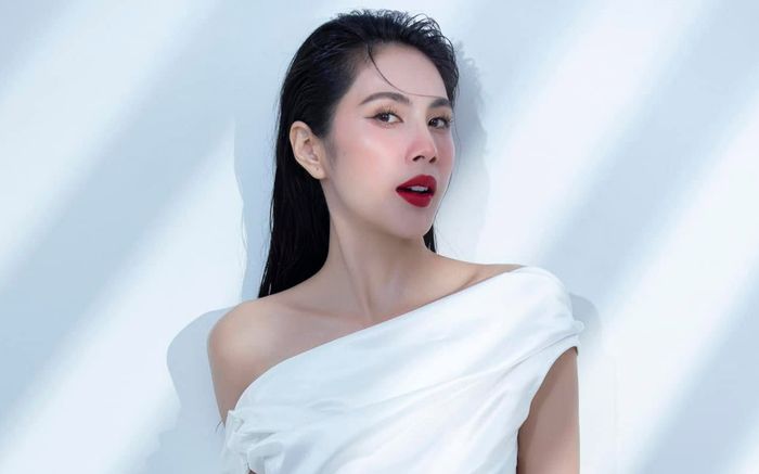 Mừng cho Thủy Tiên khi chọn quay lại với hạnh phúc ở tuổi 41