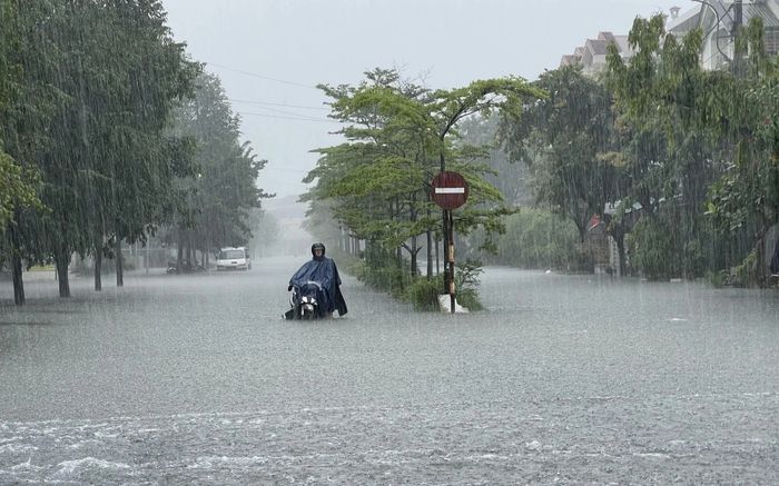 Mưa lớn kéo dài, loạt khu vực được cảnh báo lũ quét, sạt lở đất
