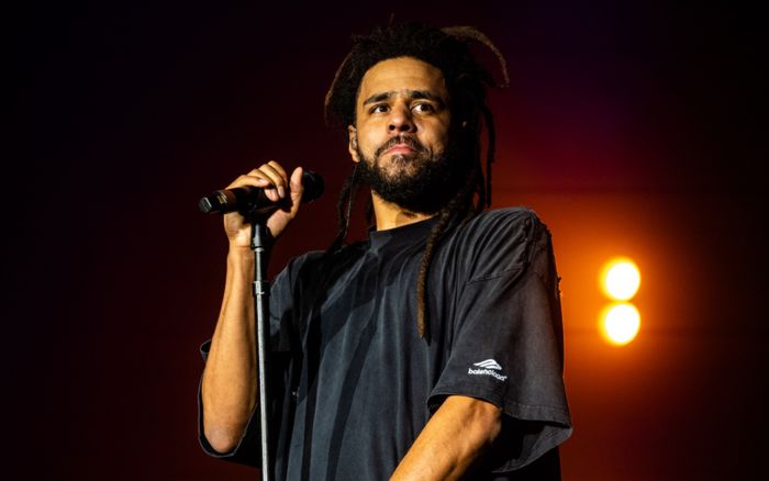 J. Cole hủy show sát giờ G sau khi thành viên ê-kíp qua đời trong tai nạn trên cao tốc