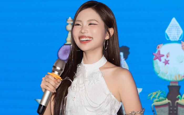 Mừng cho tin vui lớn của Phương Mỹ Chi ở tuổi 23