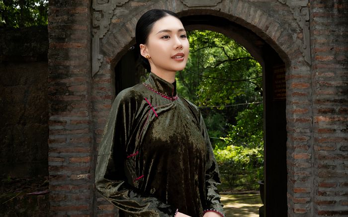 Hoa hậu Bùi Quỳnh Hoa hồi hộp, lo lắng khi lần đầu đóng phim