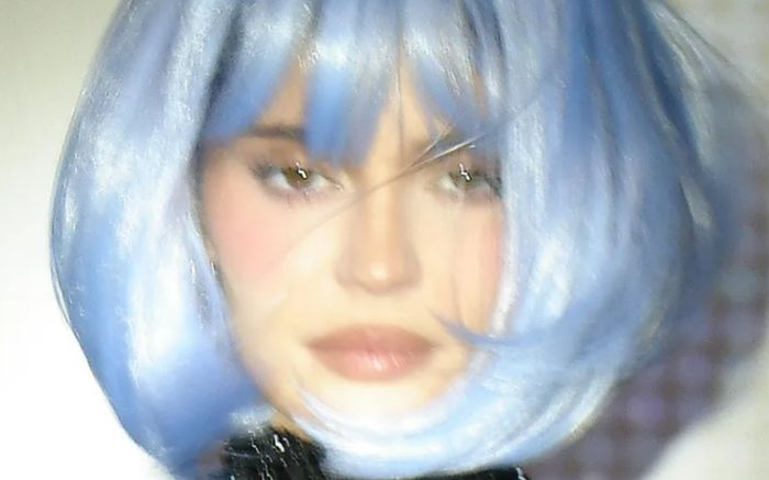 Kylie Jenner 'hồi sinh' màu tóc huyền thoại từ năm 2014