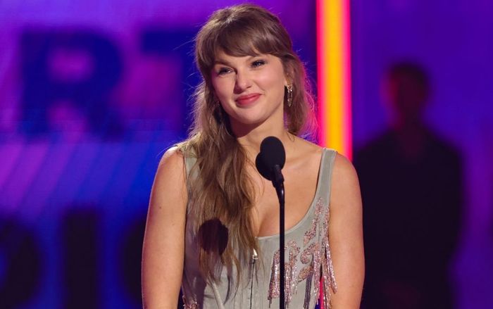 Taylor Swift quyên góp 1,3 tỷ đồng giúp đỡ người phụ nữ xa lạ sau câu chuyện gây xúc động