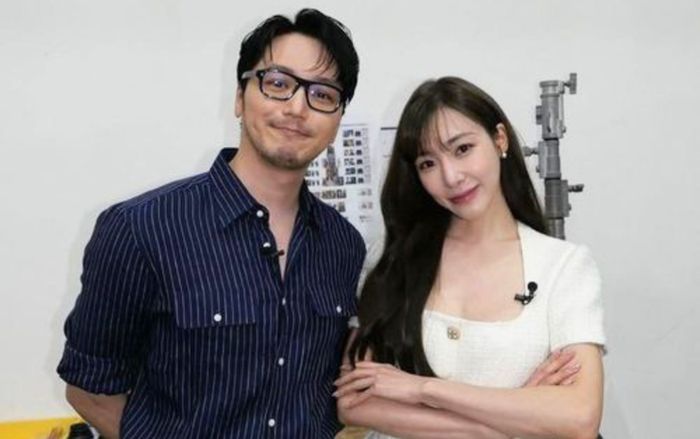 Tiffany Young (SNSD) và chồng lần đầu xuất hiện sau đám cưới