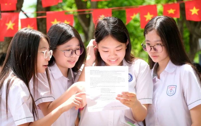 Bộ Giáo dục định hướng tuyển sinh lớp 10: Chỉ thi ở nơi trường công chưa đáp ứng đủ nhu cầu