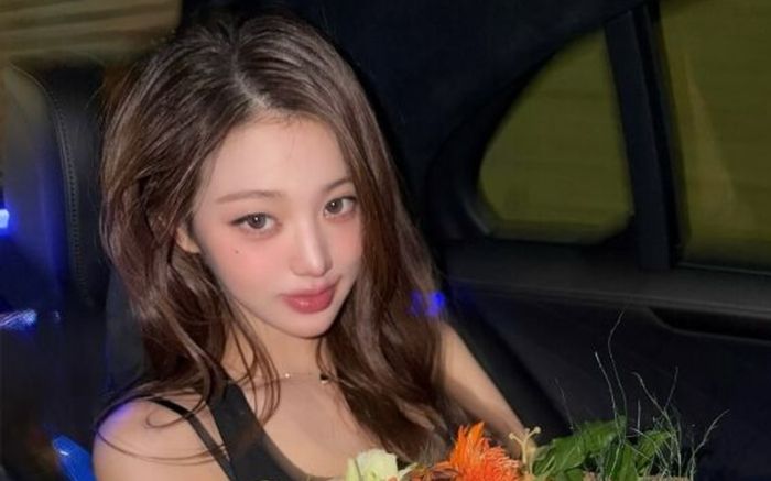 Jang Won Young (IVE) bất ngờ công khai ảnh thời thơ ấu