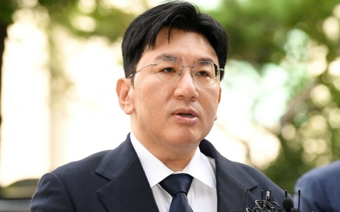 Bang Si Hyuk sắp bị chuyển hồ sơ sang công tố