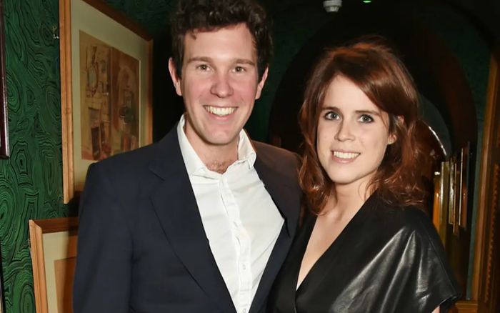 Cung điện Buckingham xác nhận Công chúa Eugenie sinh con gái thứ ba