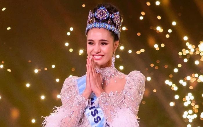 Opal Suchata trước 1 tháng hết nhiệm kỳ Miss World