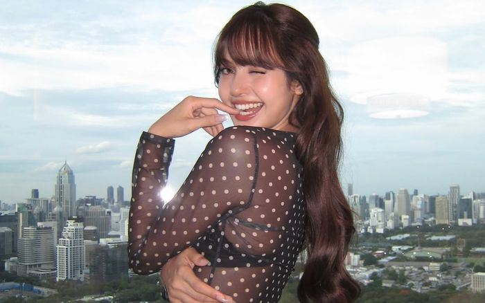 Lisa bị chỉ trích trước thềm kỷ niệm 10 năm của BLACKPINK