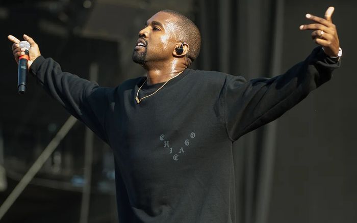 Kanye West tiếp tục hầu tòa, bị nhà sản xuất tố quỵt tiền suốt hai năm
