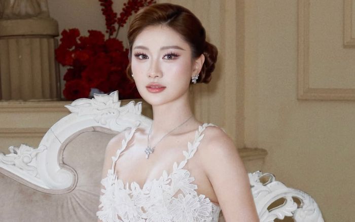 Ngẩn ngơ với nhan sắc quyến rũ của Phương Linh
