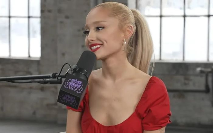 Ariana Grande quyết tâm thống trị bảng xếp hạng trước khi tạm nghỉ sự nghiệp