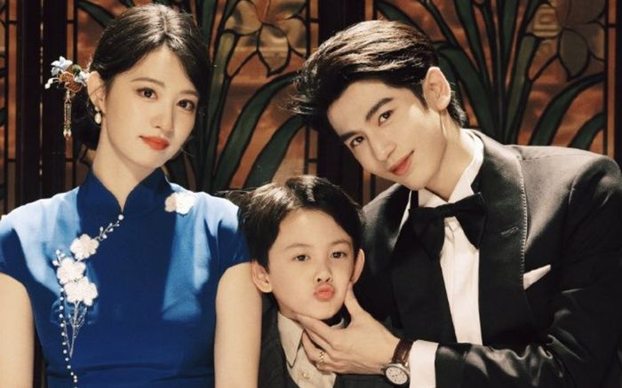 Ảnh gia đình của Trương Lăng Hách và Vương Sở Nhiên gây sốt