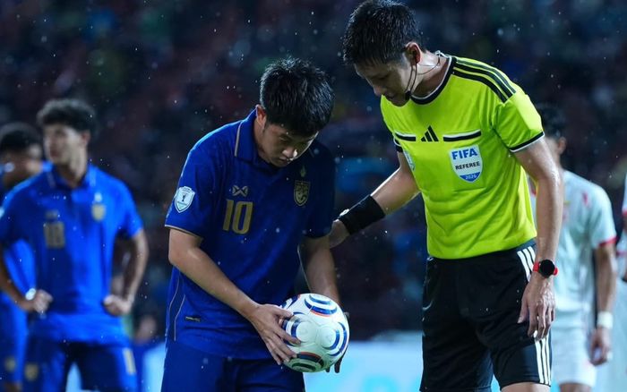 Dậy sóng tuyển Thái Lan bị tố được trọng tài thiên vị ở AFF Cup 2026